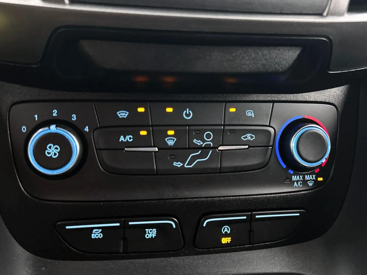 1.5 EcoBlue Automaat L2 Trend Navigatie Airco Parkeersensoren Cruise Control 3Zits Camera DAB+
