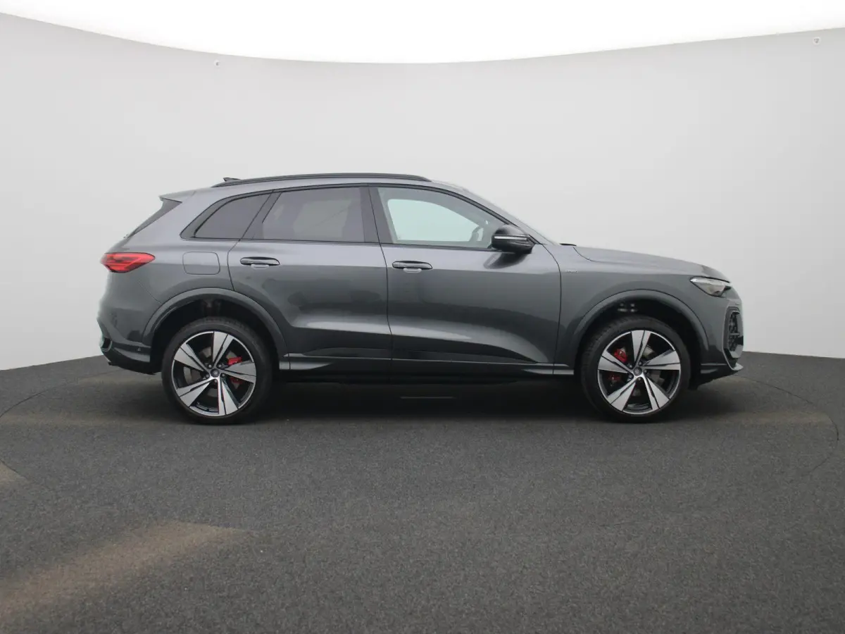 2.0 TFSI e-hybrid quattro S edition Competition Navigatie | Panorama Glasdak | Trekhaak | 21" Lm Velgen | Stoelventilatie | B&O | Airco