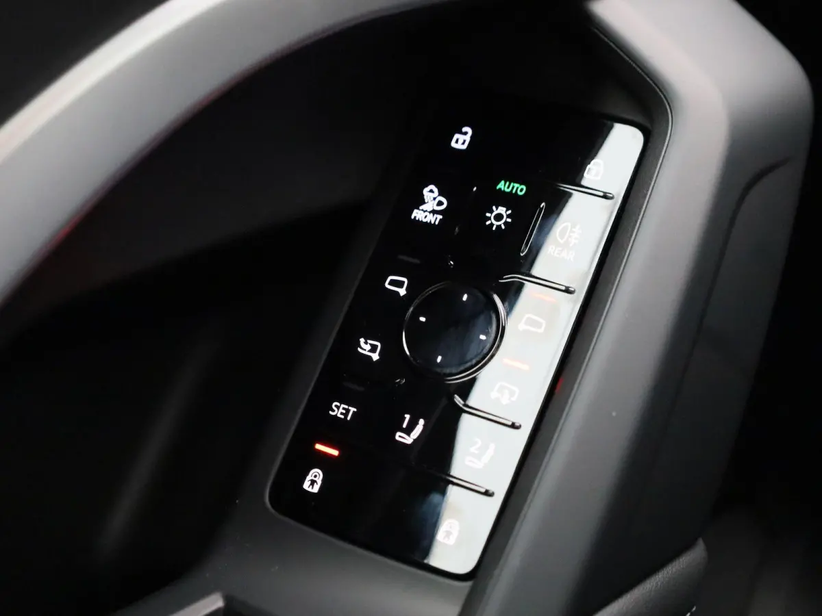 2.0 TFSI e-hybrid quattro S edition Competition Navigatie | Panorama Glasdak | Trekhaak | 21" Lm Velgen | Stoelventilatie | B&O | Airco