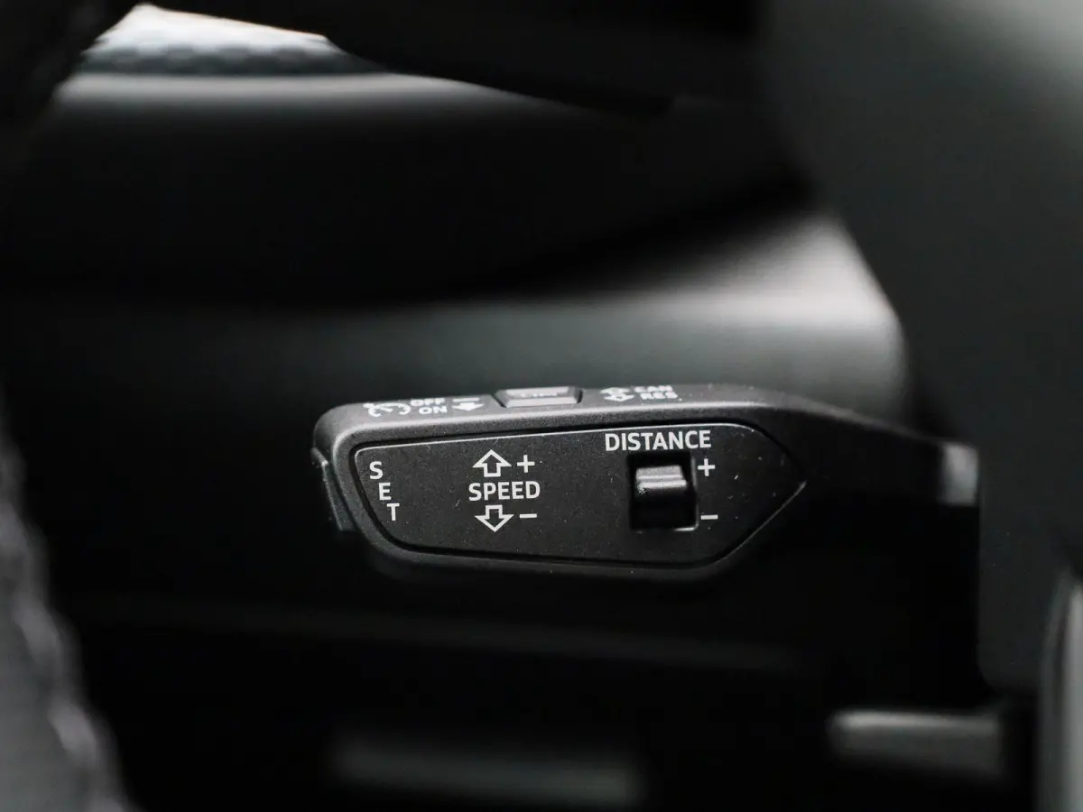 2.0 TFSI e-hybrid quattro S edition Competition Navigatie | Panorama Glasdak | Trekhaak | 21" Lm Velgen | Stoelventilatie | B&O | Airco