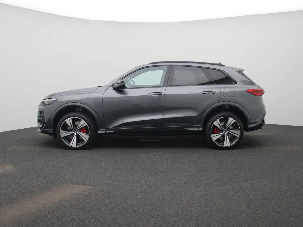 2.0 TFSI e-hybrid quattro S edition Competition Navigatie | Panorama Glasdak | Trekhaak | 21" Lm Velgen | Stoelventilatie | B&O | Airco