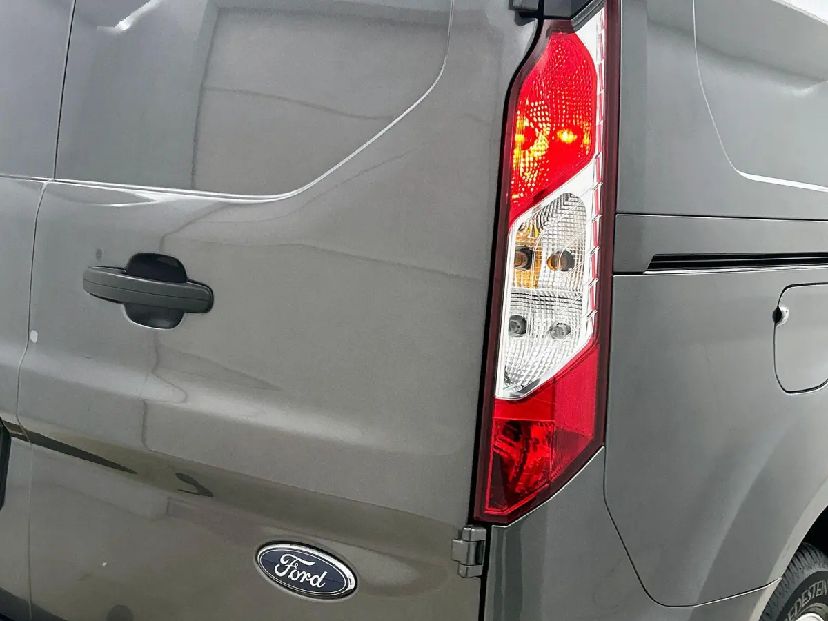 1.5 EcoBlue L2 Trend Automaat Navigatie Airco Parkeersensoren Cruise Control 3Zits Camera DAB+