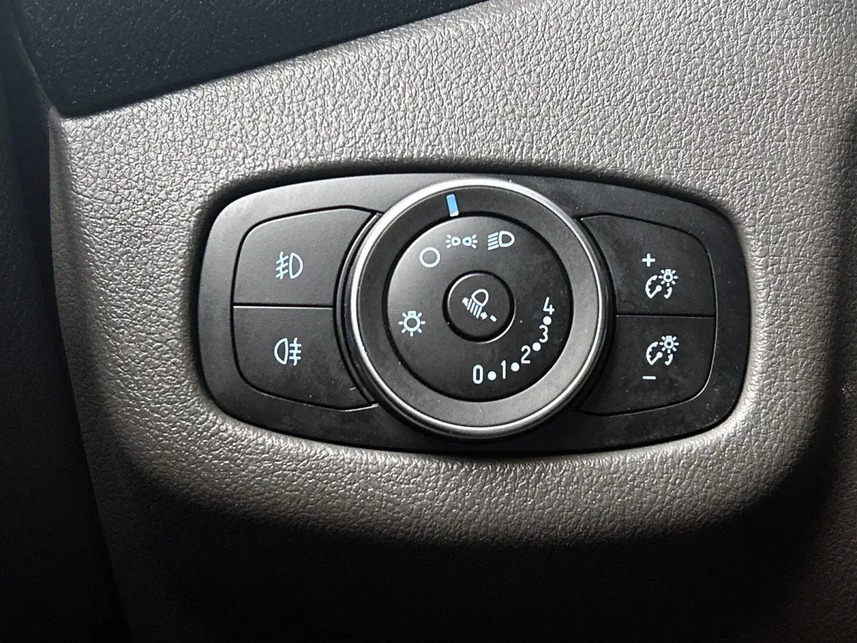 1.5 EcoBlue L2 Trend Automaat Navigatie Airco Parkeersensoren Cruise Control 3Zits Camera DAB+
