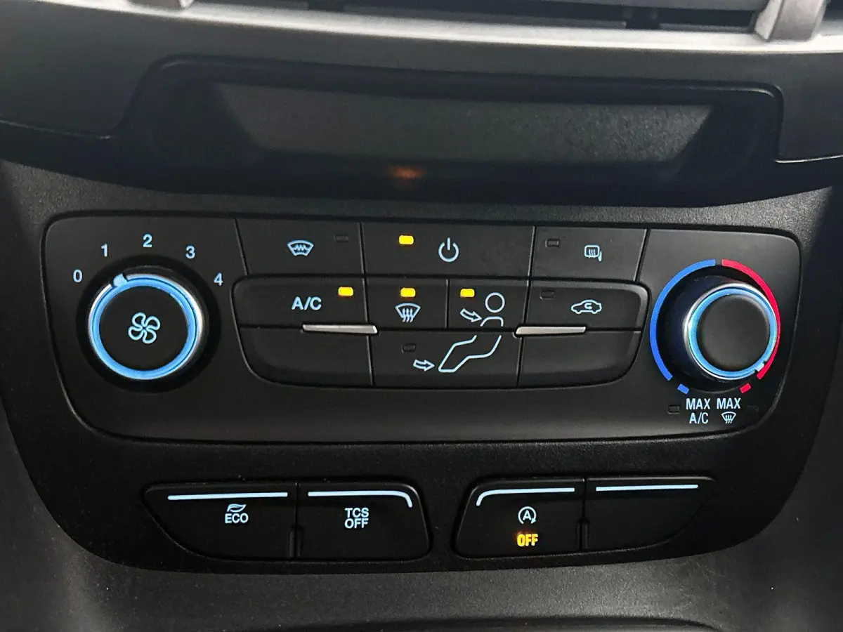 1.5 EcoBlue L2 Trend Automaat Navigatie Airco Parkeersensoren Cruise Control 3Zits Camera DAB+