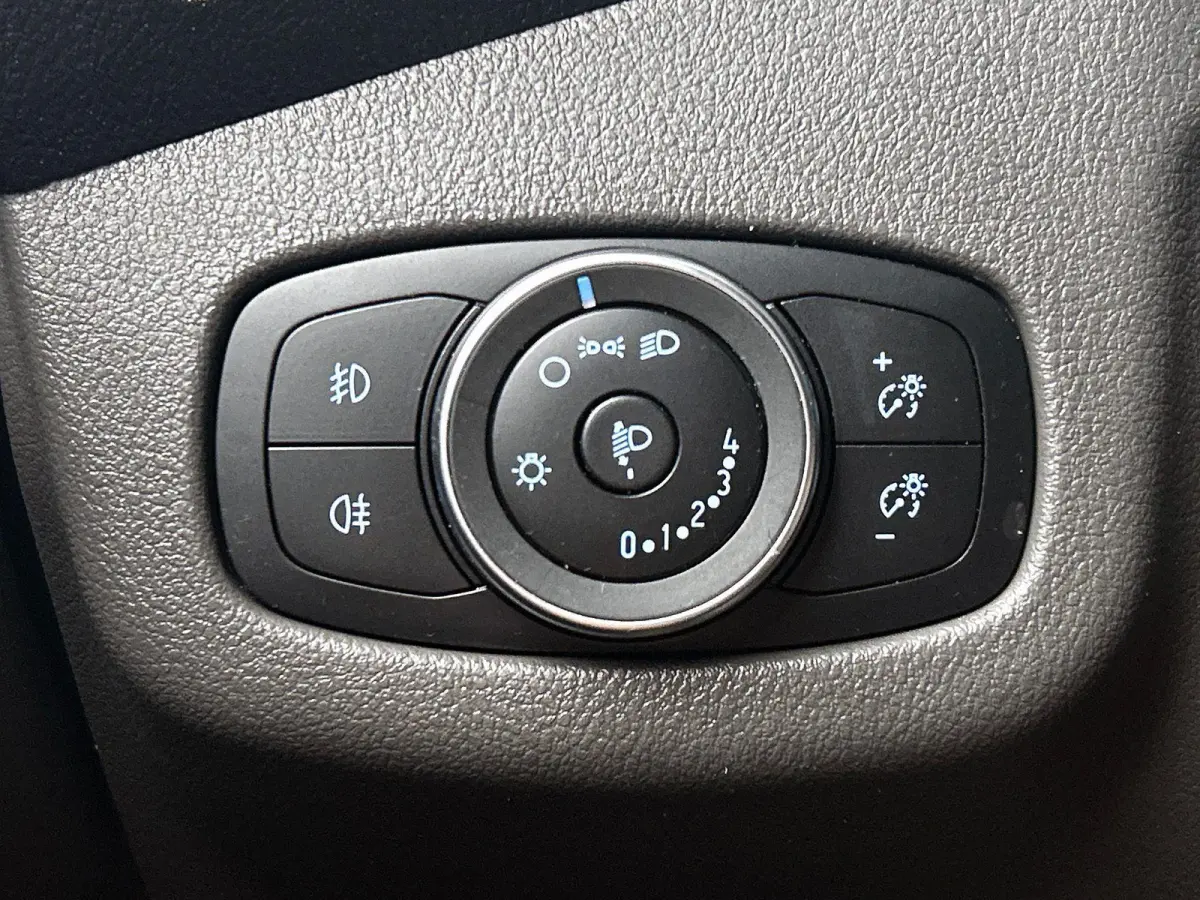 1.5 EcoBlue Automaat L2 Trend Navigatie Airco Parkeersensoren Cruise Control 3Zits Camera DAB+