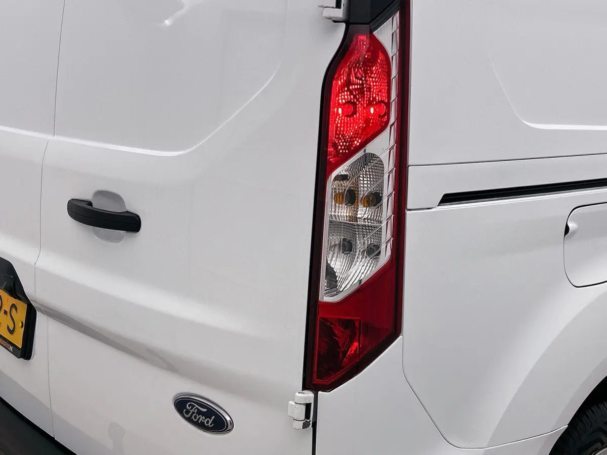 1.5 EcoBlue Automaat L2 Trend Navigatie Airco Parkeersensoren Cruise Control 3Zits Camera DAB+