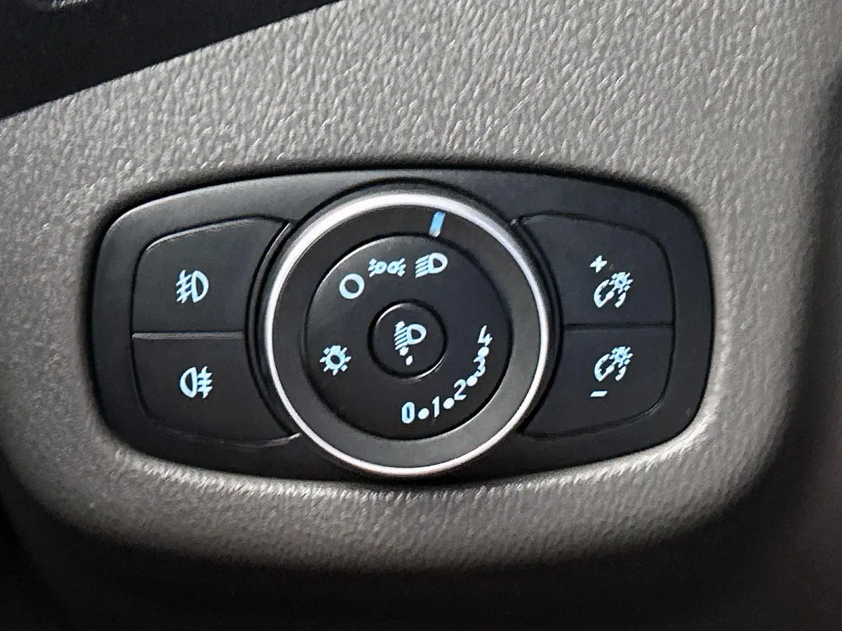 1.5 EcoBlue Automaat L2 Trend Navigatie Airco Parkeersensoren Cruise Control 3Zits Camera DAB+