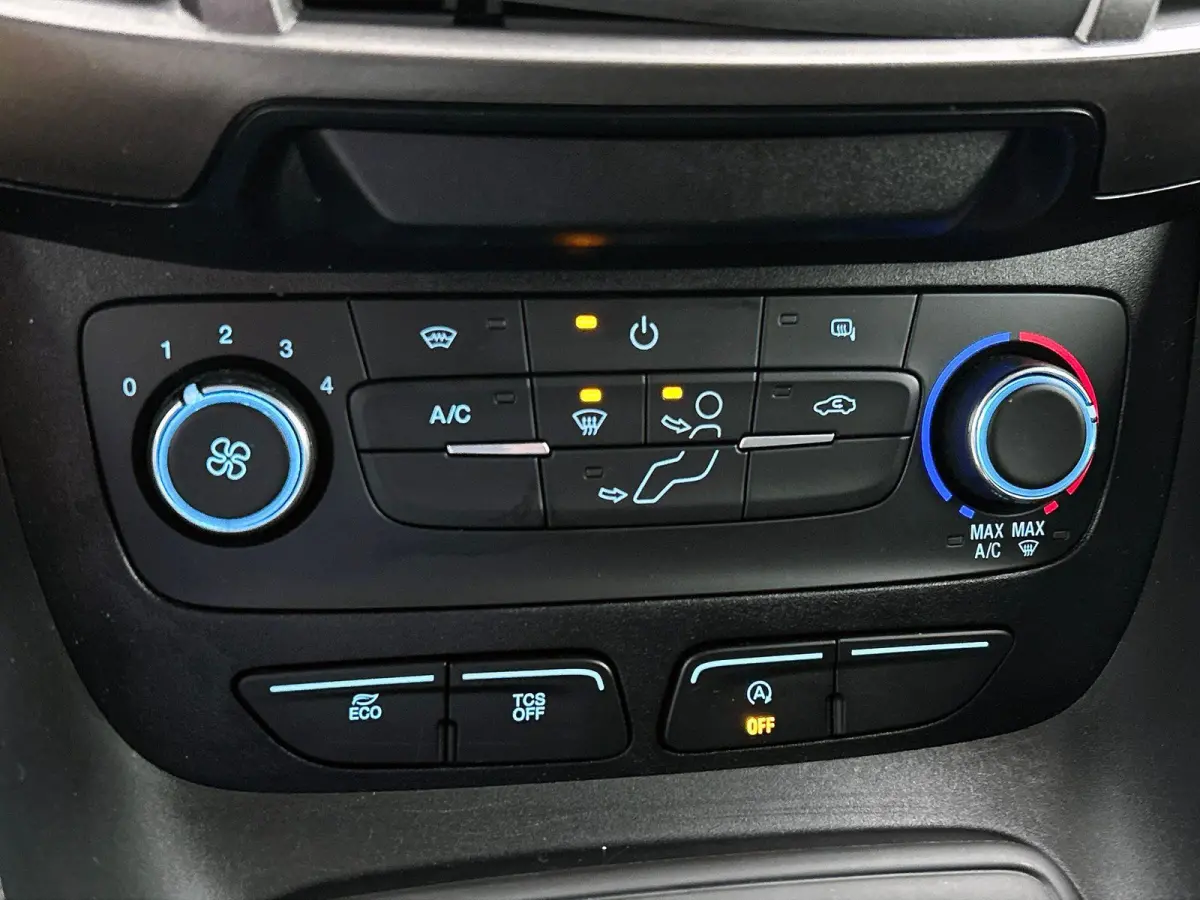 1.5 EcoBlue Automaat L2 Trend Navigatie Airco Parkeersensoren Cruise Control 3Zits Camera DAB+