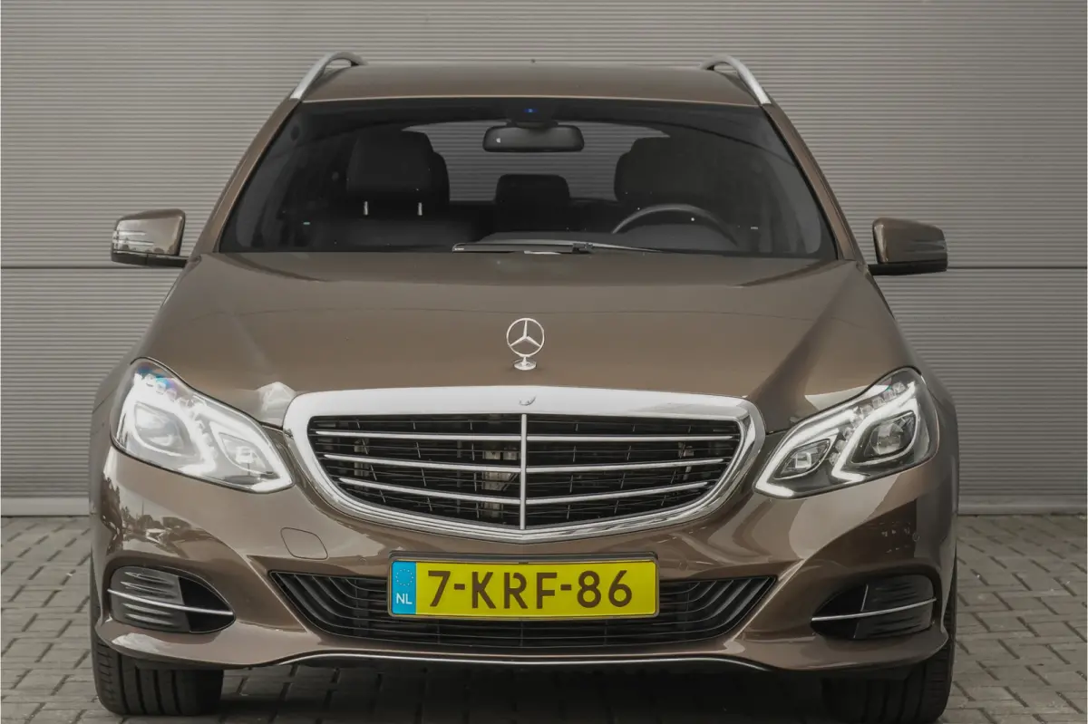250 Ambition Elegance 7-Pers Leder LED Cruise