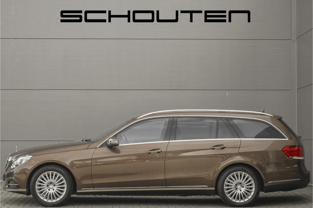 250 Ambition Elegance 7-Pers Leder LED Cruise