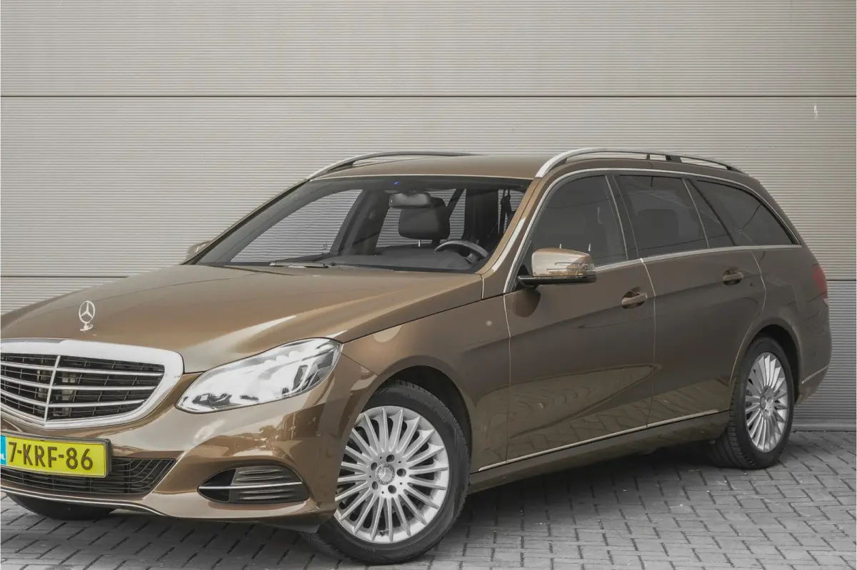 250 Ambition Elegance 7-Pers Leder LED Cruise