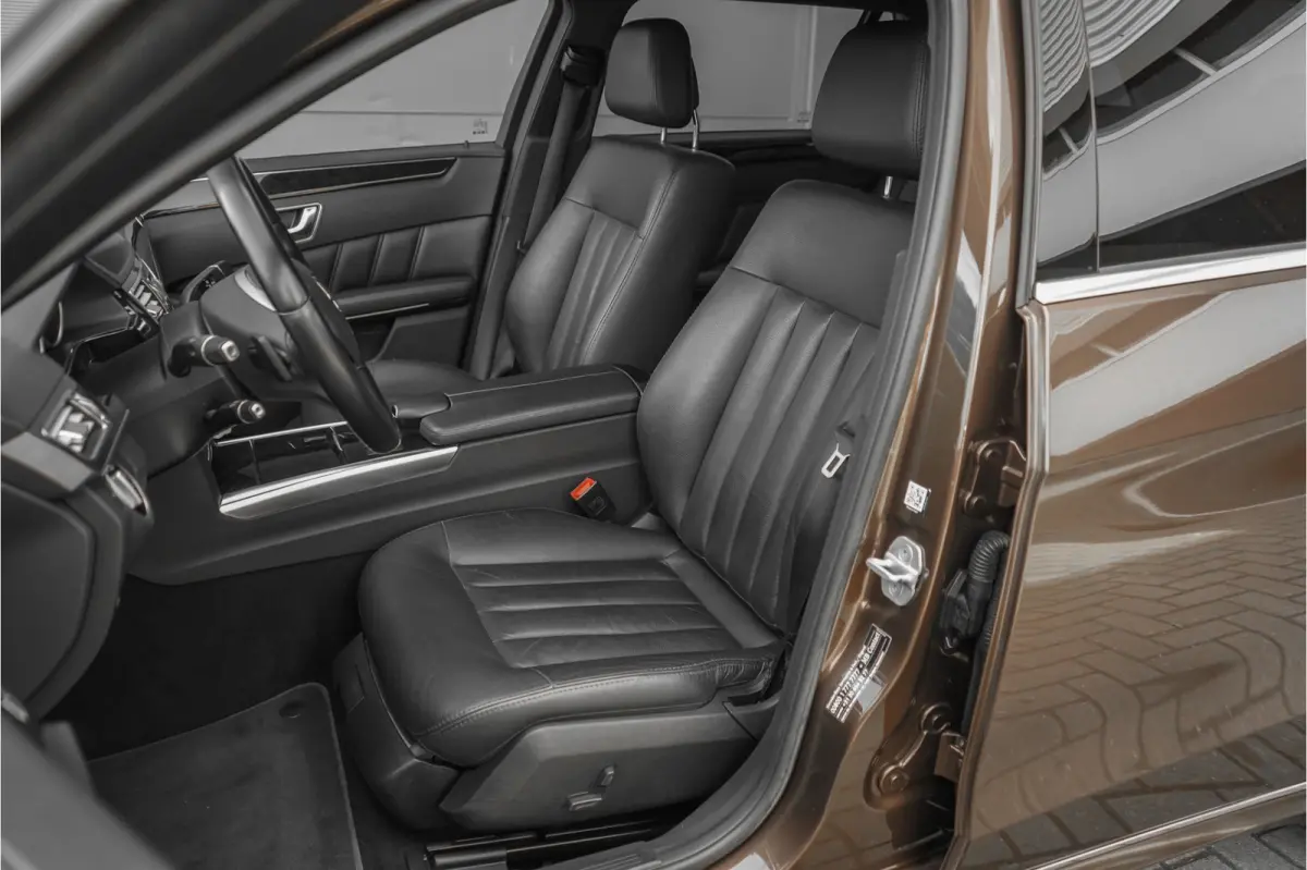 250 Ambition Elegance 7-Pers Leder LED Cruise