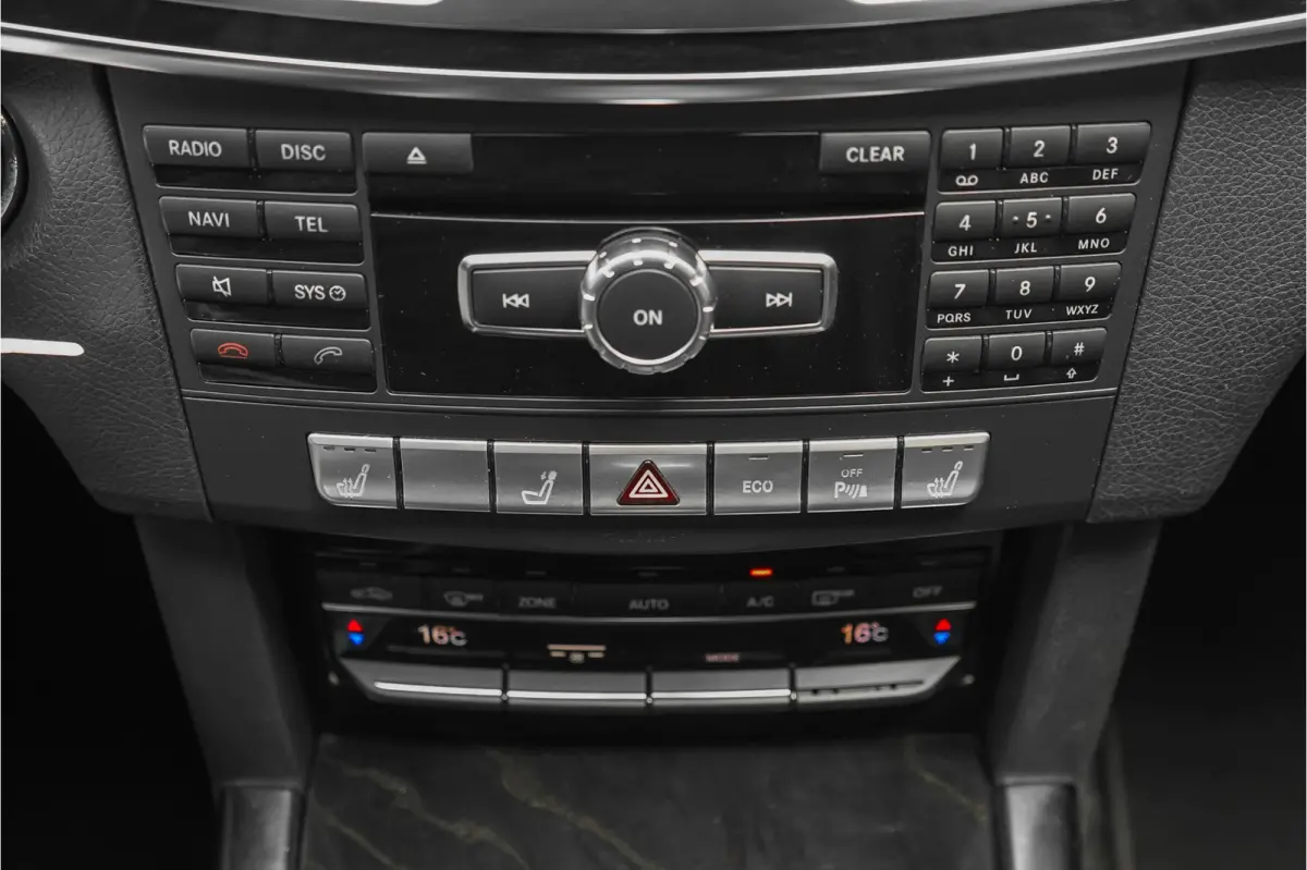 250 Ambition Elegance 7-Pers Leder LED Cruise