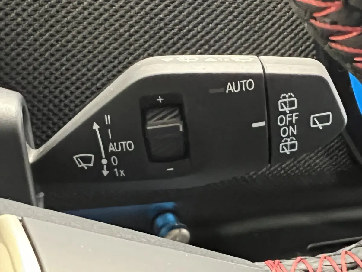3-Deurs SE John Cooper Works M 54.2 kWh | SoH 97.1% | Navigatie/Android/Apple Carplay | LM Velgen 18" | Voorstoelen + Stuur Verwarmd | Elektrisch Glazen Panoramadak | Cruise Control | Airco 