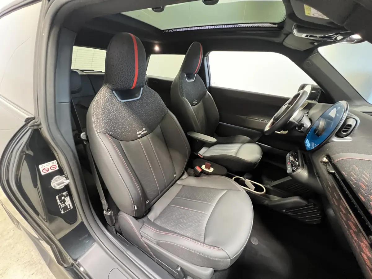 3-Deurs SE John Cooper Works M 54.2 kWh | SoH 97.1% | Navigatie/Android/Apple Carplay | LM Velgen 18" | Voorstoelen + Stuur Verwarmd | Elektrisch Glazen Panoramadak | Cruise Control | Airco 