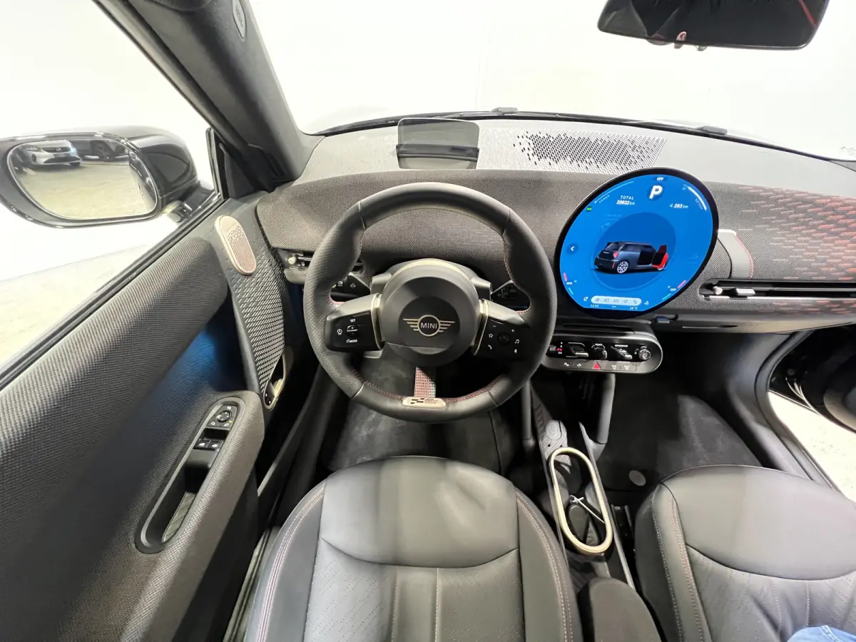 3-Deurs SE John Cooper Works M 54.2 kWh | SoH 97.1% | Navigatie/Android/Apple Carplay | LM Velgen 18" | Voorstoelen + Stuur Verwarmd | Elektrisch Glazen Panoramadak | Cruise Control | Airco 
