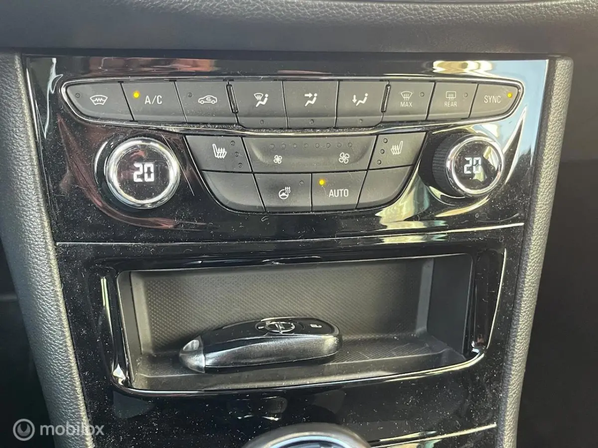 1.2 Elegance Apple, Android, Keyless, Autom. Park