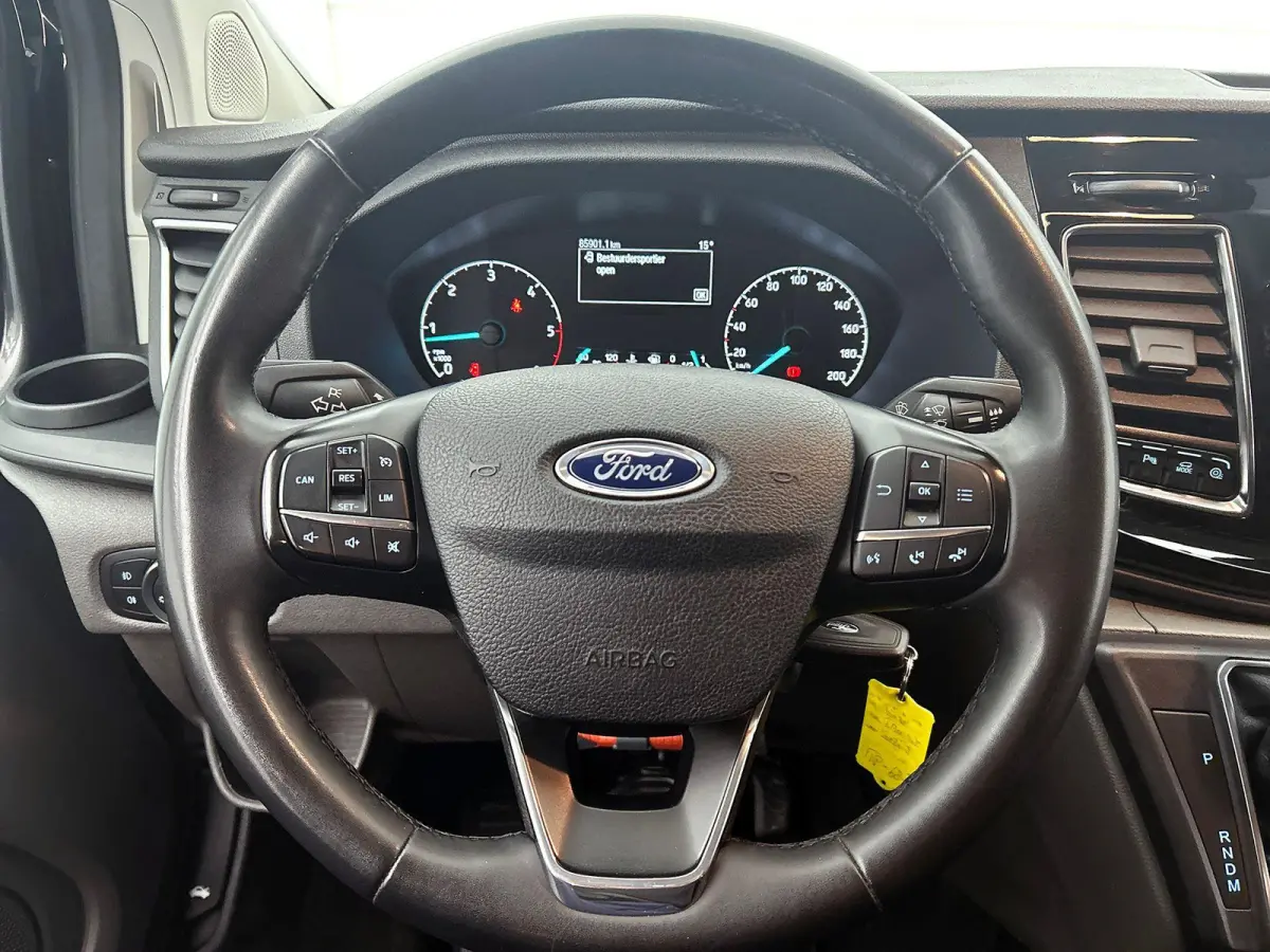 300 2.0 TDCI L2H1 Limited Dubbele Cabine Automaat Navigatie Airco 2 Schuifdeuren Trekhaak Parkeersensoren Carplay DAB