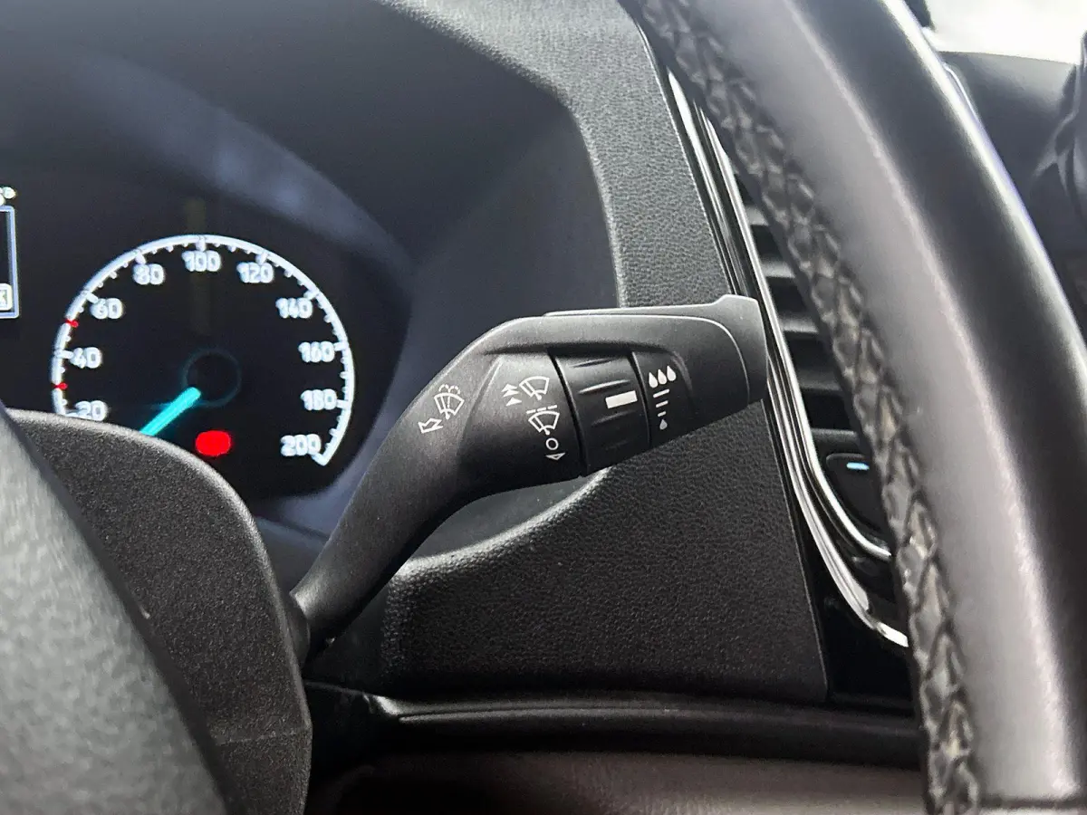 300 2.0 TDCI L2H1 Limited Dubbele Cabine Automaat Navigatie Airco 2 Schuifdeuren Trekhaak Parkeersensoren Carplay DAB
