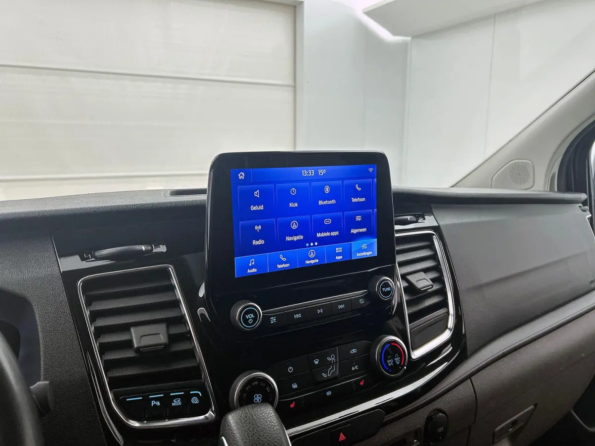 300 2.0 TDCI L2H1 Limited Dubbele Cabine Automaat Navigatie Airco 2 Schuifdeuren Trekhaak Parkeersensoren Carplay DAB