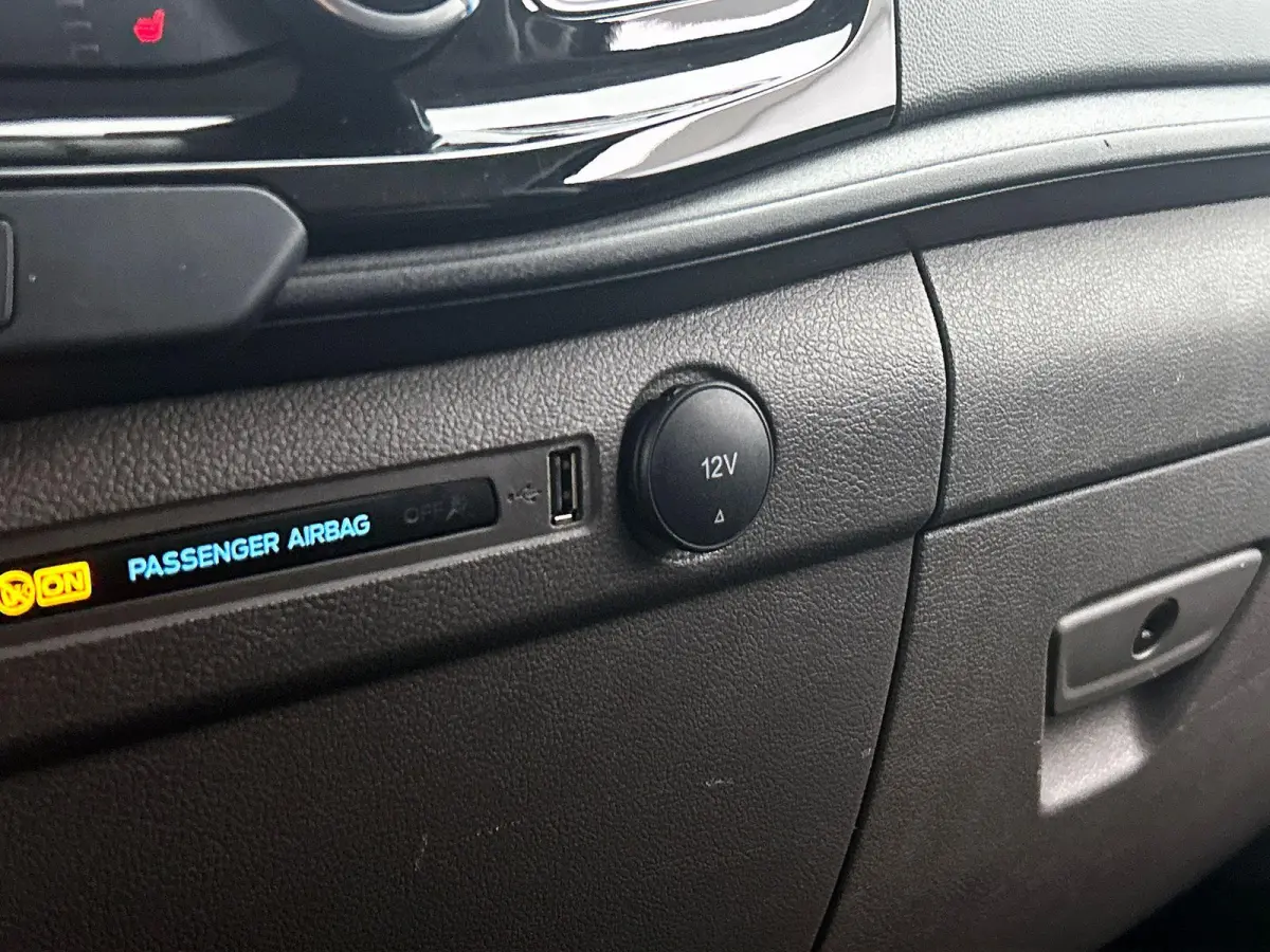 300 2.0 TDCI L2H1 Limited Dubbele Cabine Automaat Navigatie Airco 2 Schuifdeuren Trekhaak Parkeersensoren Carplay DAB