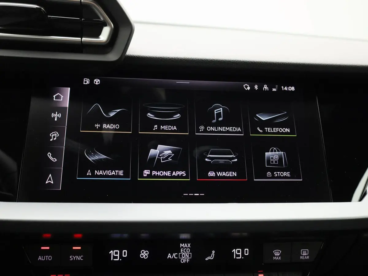30 TFSI Advanced edition Navigatie | 17" Lm Velgen | Parkeersensoren achter | Apple Carplay