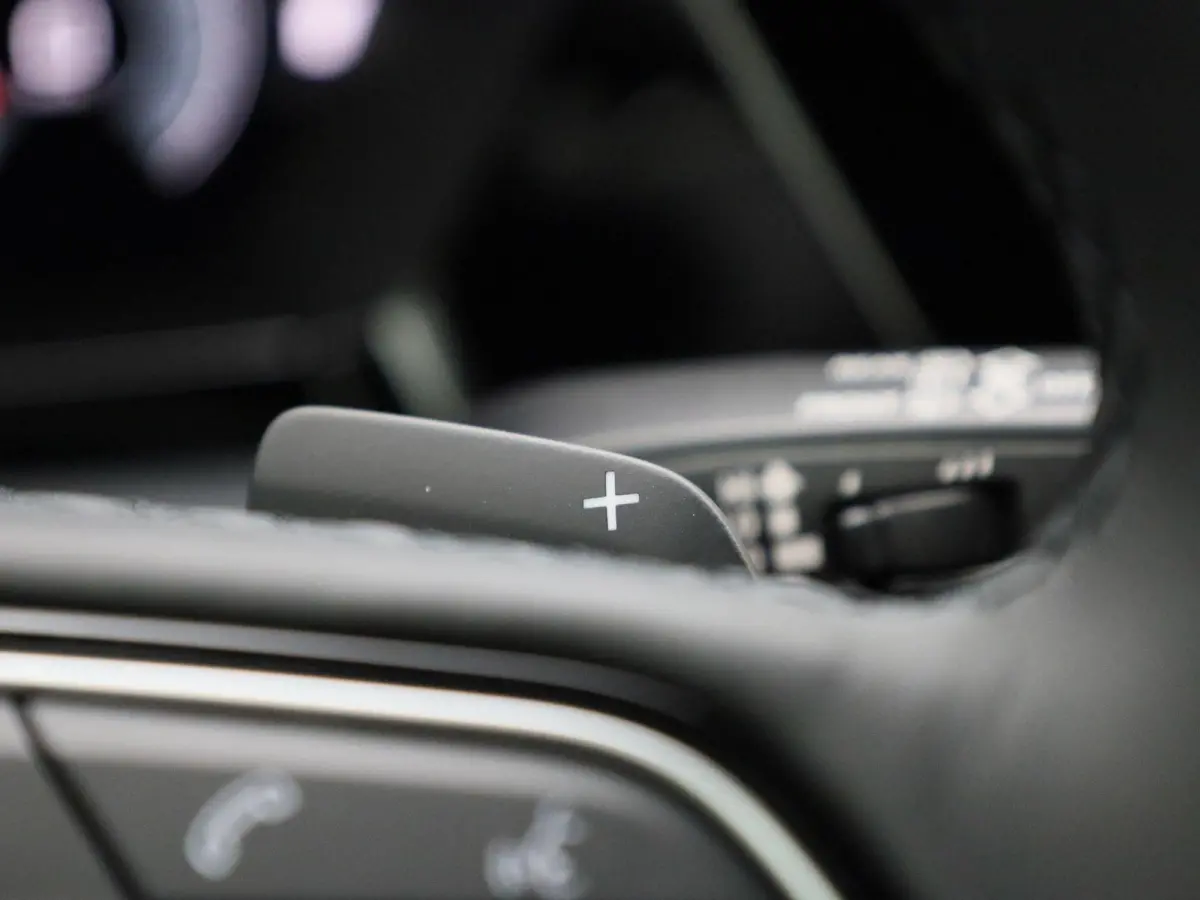 30 TFSI Advanced edition Navigatie | 17" Lm Velgen | Parkeersensoren achter | Apple Carplay
