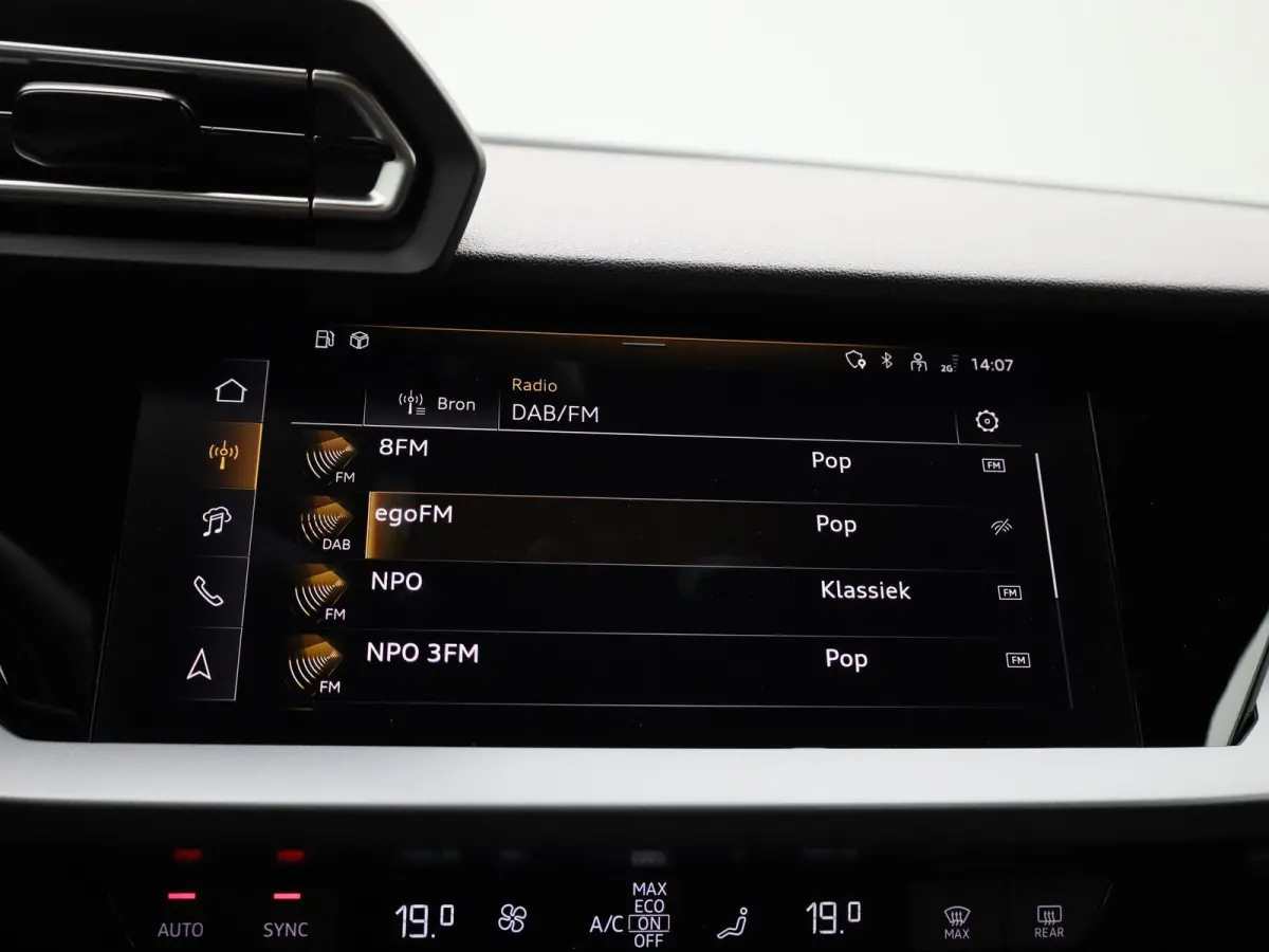 30 TFSI Advanced edition Navigatie | 17" Lm Velgen | Parkeersensoren achter | Apple Carplay