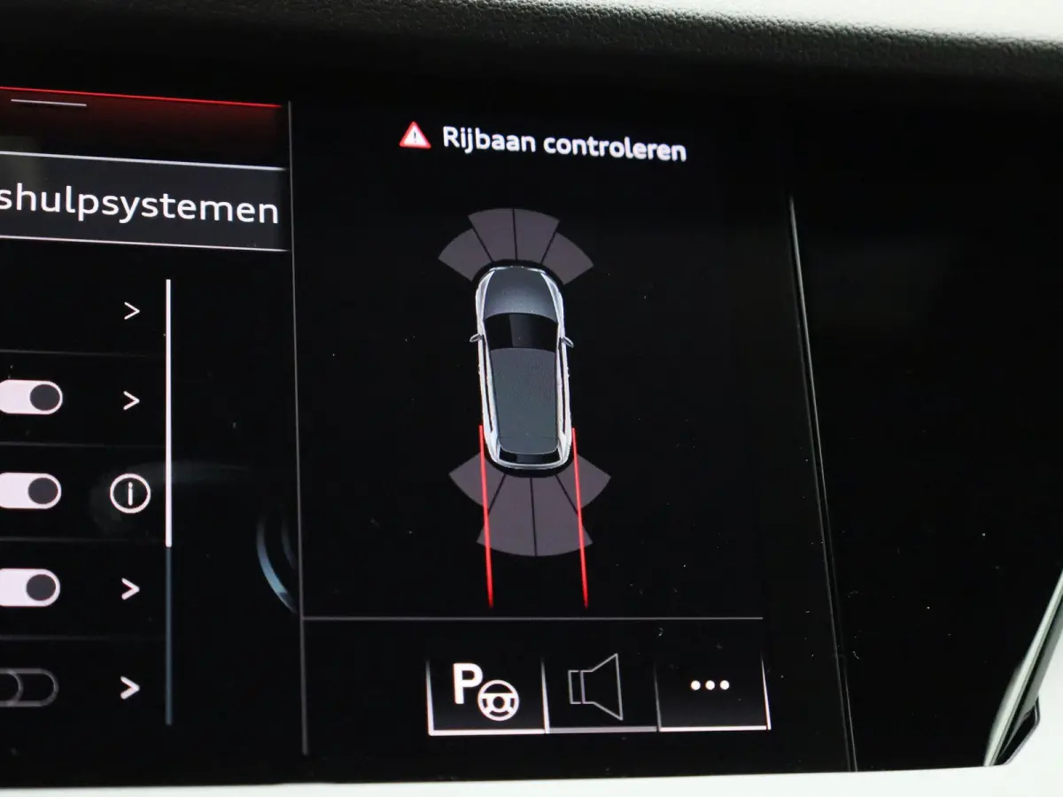 30 TFSI Advanced edition Navigatie | 17" Lm Velgen | Parkeersensoren achter | Apple Carplay