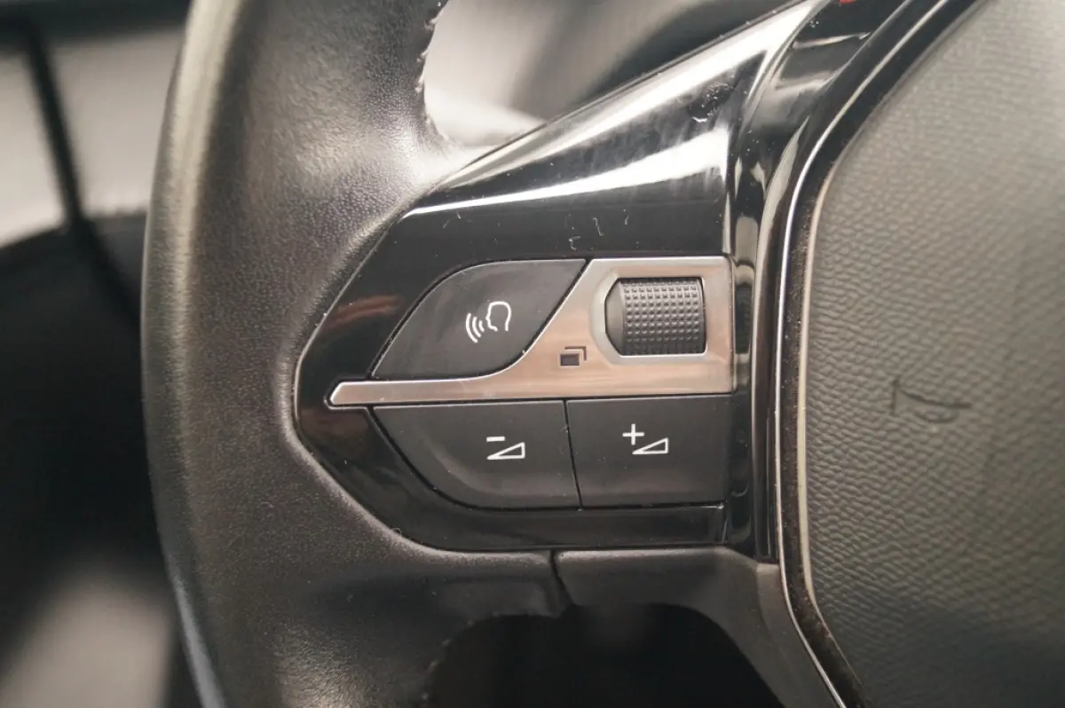 1.2 PureTech Allure -NAVI-ECC-PDC-CRUISE-