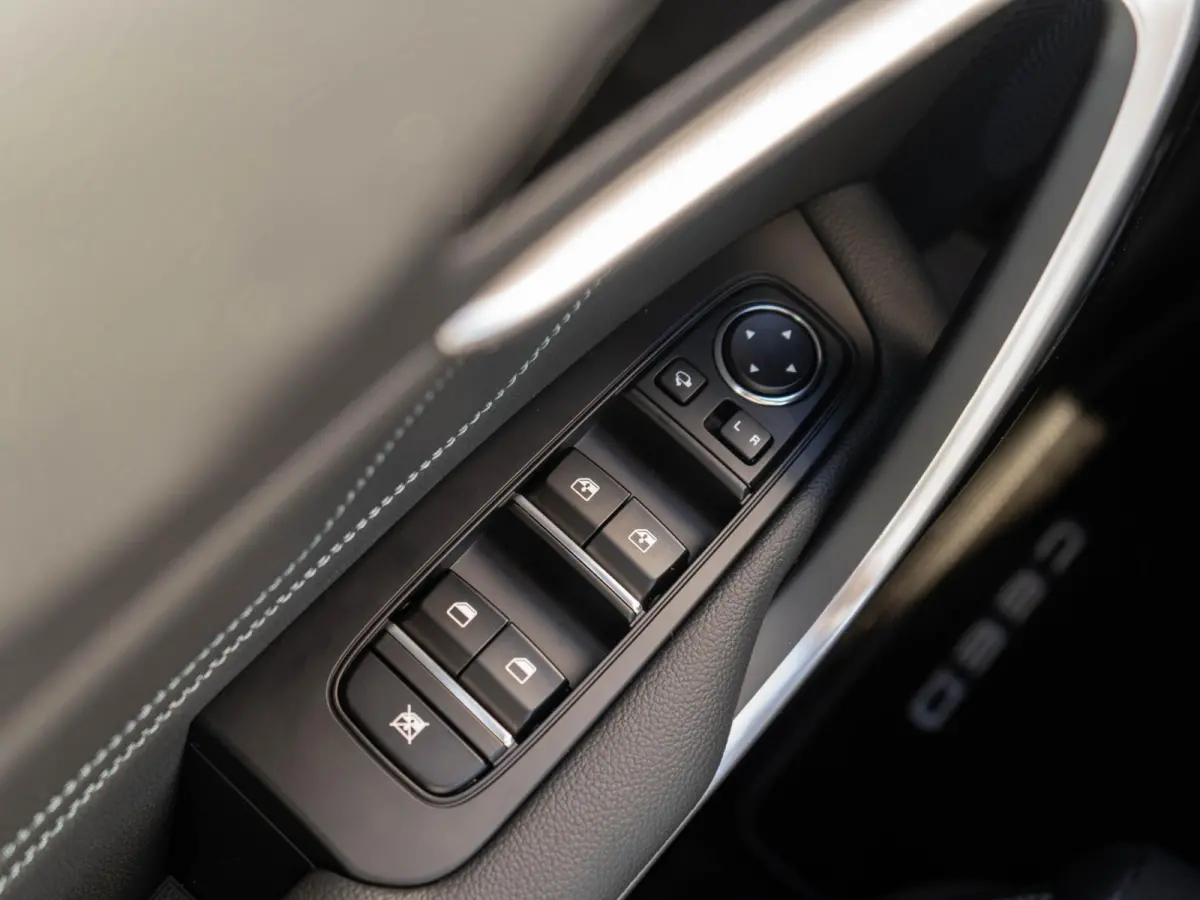 1.0 T-GDi MHEV Design Edition | Dode Hoek | Stoel & stuur-verwarming | JBL | PDC voor & achter
