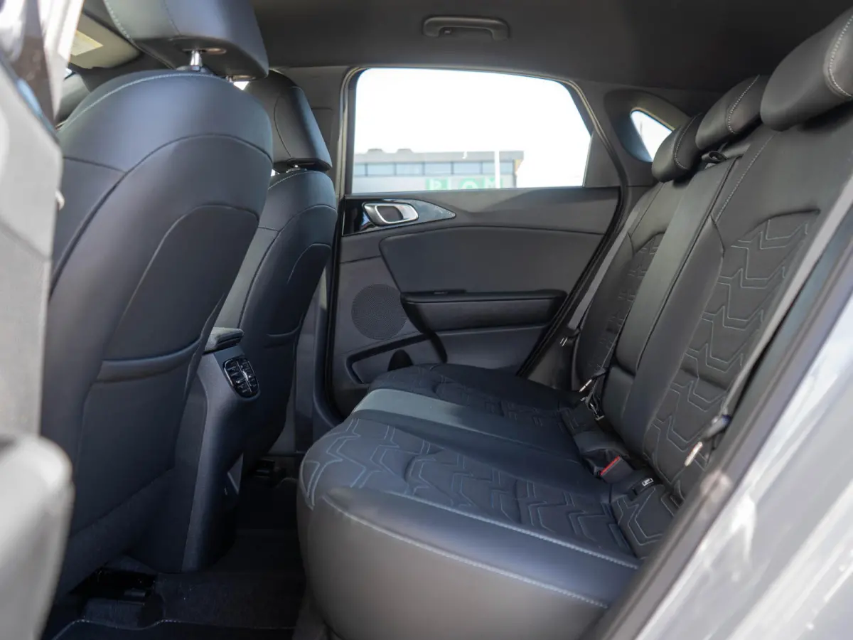 1.0 T-GDi MHEV Design Edition | Dode Hoek | Stoel & stuur-verwarming | JBL | PDC voor & achter