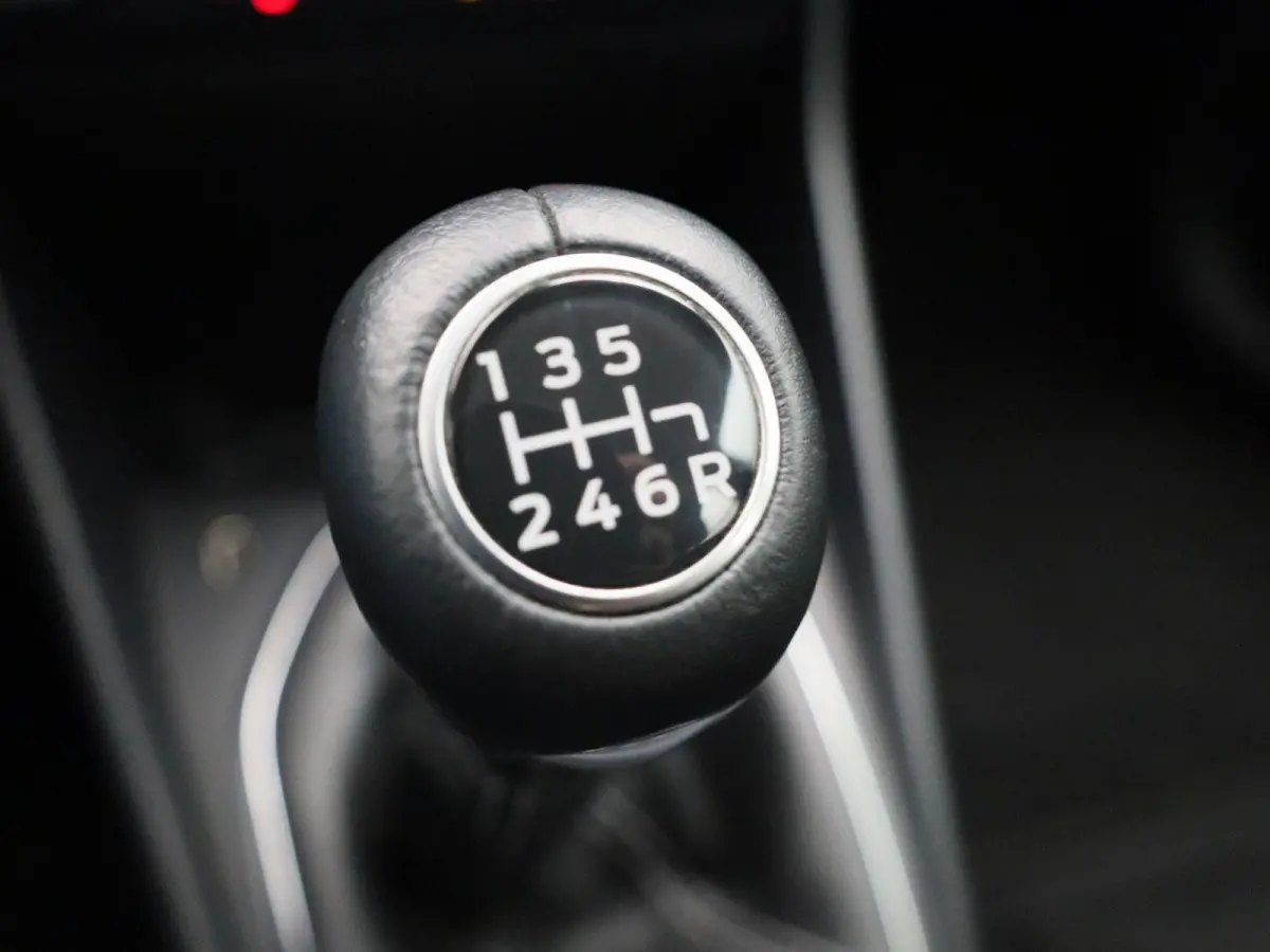1.0i EcoBoost 70kW Connected | Trekhaak | Dealer Onderhouden | Stoel- & Stuurverwarming | Airco |