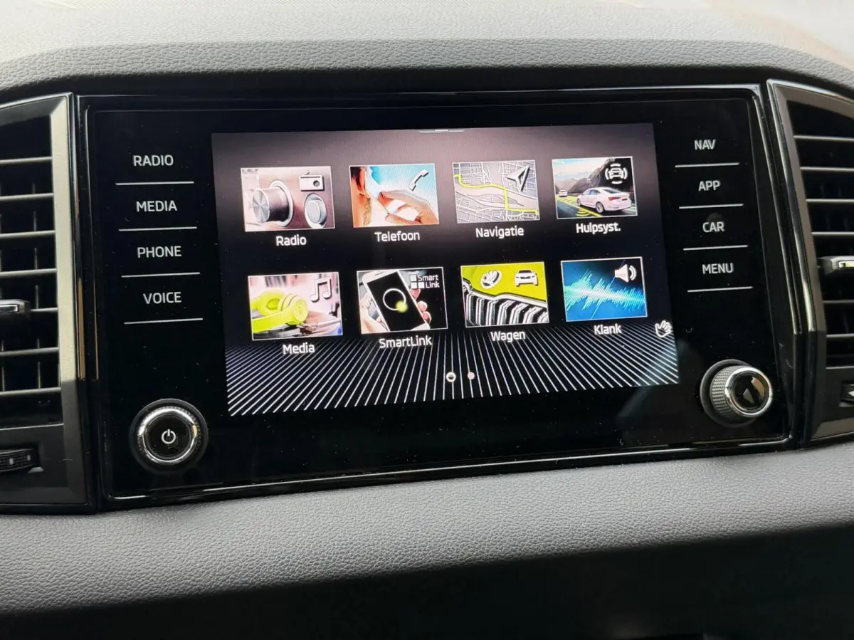 1.5 TSI ACT Sportline Business Automaat Panoramadak | Trekhaak uitklapbaar | Adaptieve cruise control | Stoelverwarming | Climate control | LED verlichting | Canton audio | Apple CarPlay/And