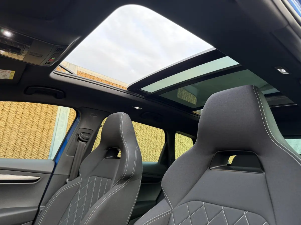 1.5 TSI ACT Sportline Business Automaat Panoramadak | Trekhaak uitklapbaar | Adaptieve cruise control | Stoelverwarming | Climate control | LED verlichting | Canton audio | Apple CarPlay/And
