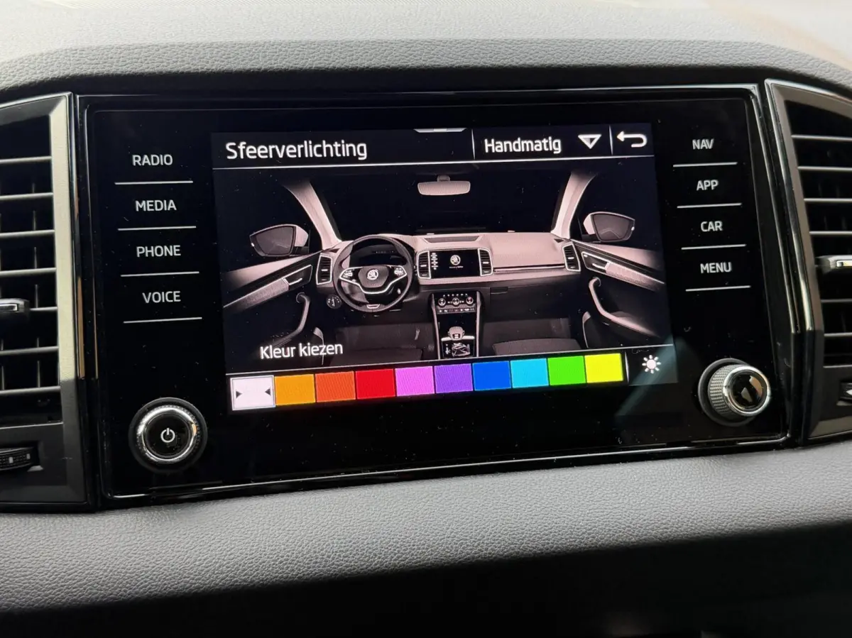 1.5 TSI ACT Sportline Business Automaat Panoramadak | Trekhaak uitklapbaar | Adaptieve cruise control | Stoelverwarming | Climate control | LED verlichting | Canton audio | Apple CarPlay/And