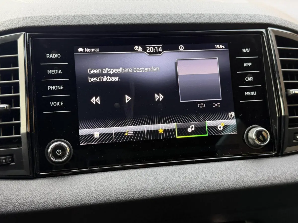 1.5 TSI ACT Sportline Business Automaat Panoramadak | Trekhaak uitklapbaar | Adaptieve cruise control | Stoelverwarming | Climate control | LED verlichting | Canton audio | Apple CarPlay/And