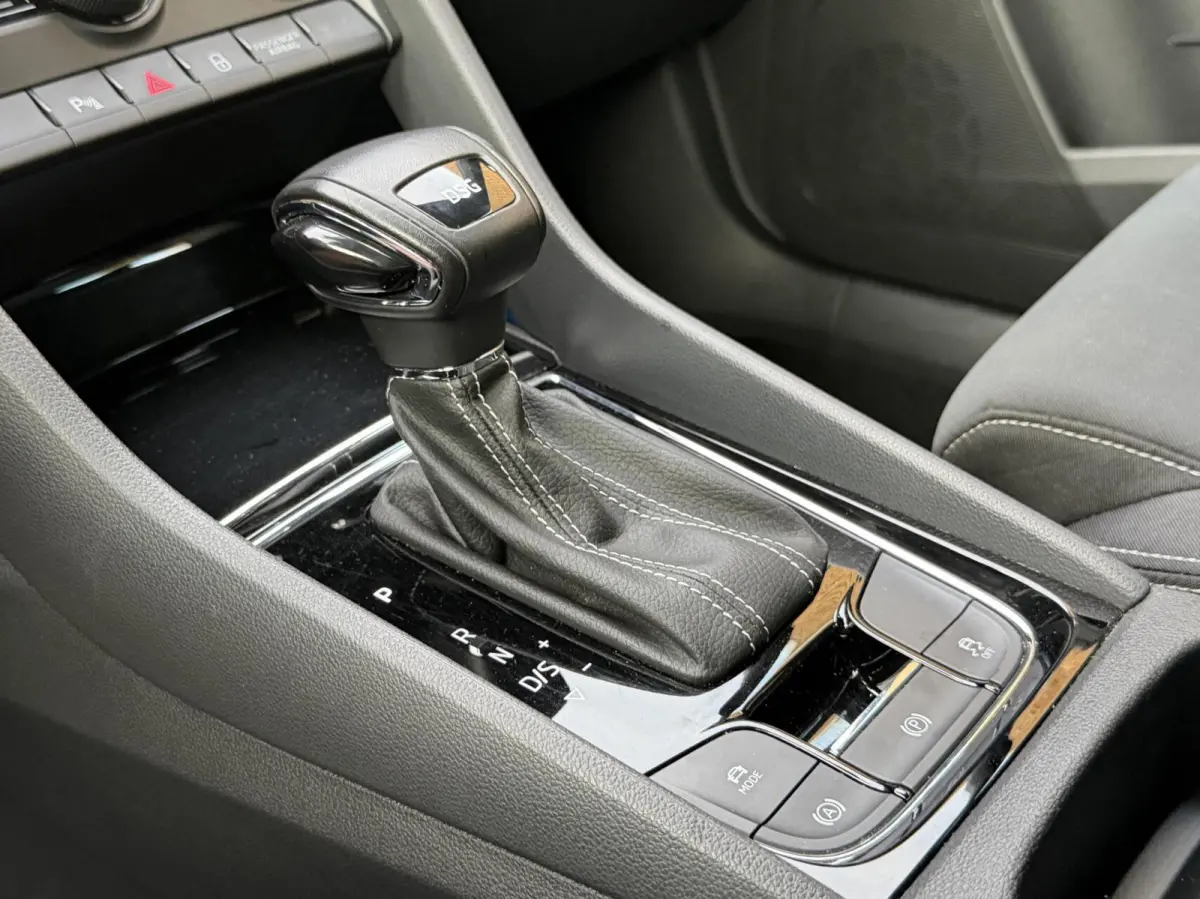1.5 TSI ACT Sportline Business Automaat Panoramadak | Trekhaak uitklapbaar | Adaptieve cruise control | Stoelverwarming | Climate control | LED verlichting | Canton audio | Apple CarPlay/And