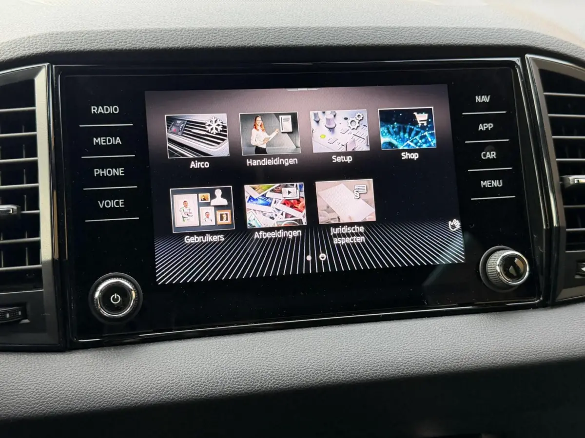 1.5 TSI ACT Sportline Business Automaat Panoramadak | Trekhaak uitklapbaar | Adaptieve cruise control | Stoelverwarming | Climate control | LED verlichting | Canton audio | Apple CarPlay/And