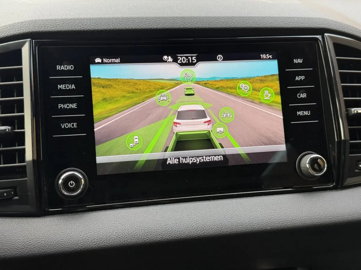 1.5 TSI ACT Sportline Business Automaat Panoramadak | Trekhaak uitklapbaar | Adaptieve cruise control | Stoelverwarming | Climate control | LED verlichting | Canton audio | Apple CarPlay/And