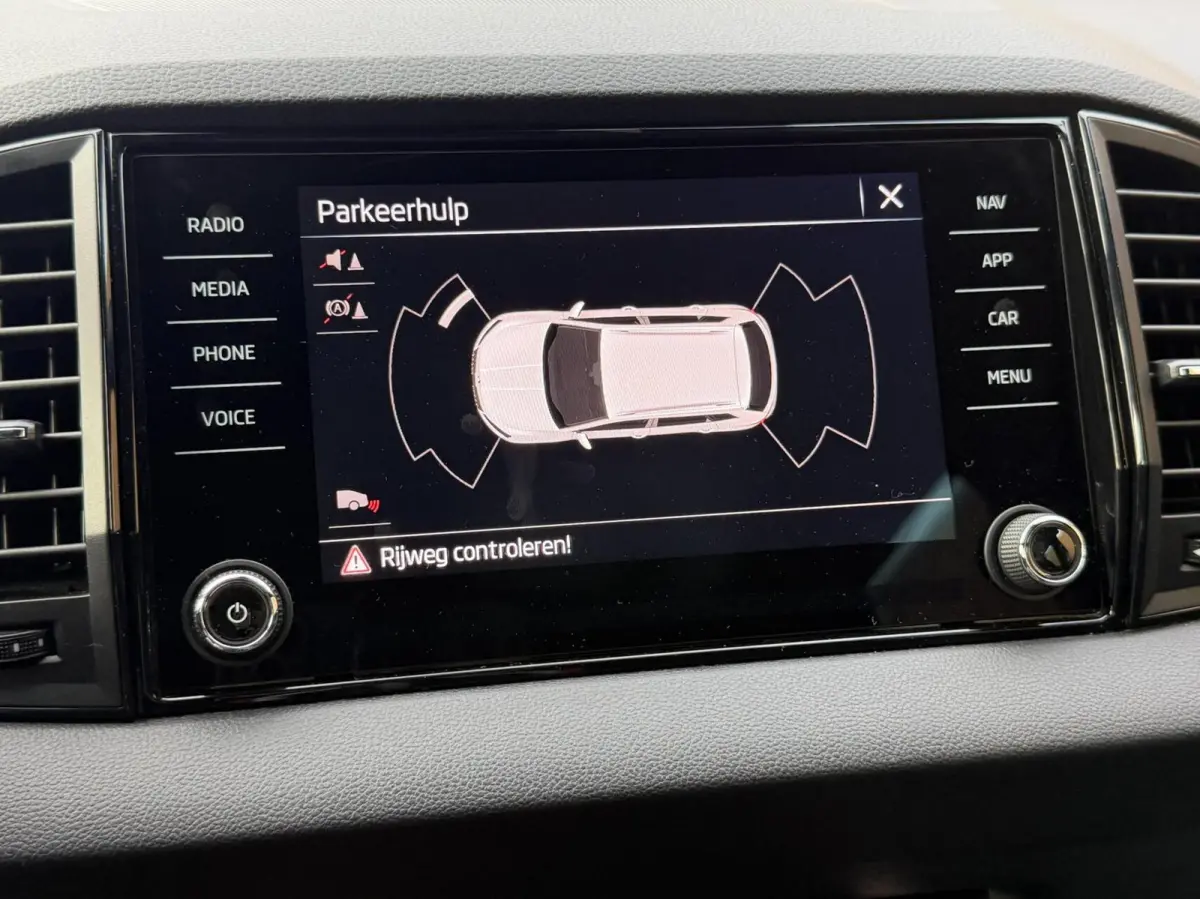 1.5 TSI ACT Sportline Business Automaat Panoramadak | Trekhaak uitklapbaar | Adaptieve cruise control | Stoelverwarming | Climate control | LED verlichting | Canton audio | Apple CarPlay/And