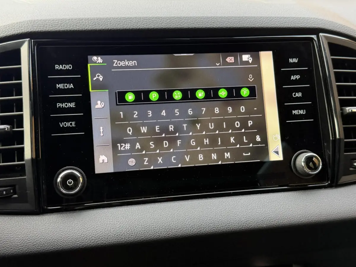 1.5 TSI ACT Sportline Business Automaat Panoramadak | Trekhaak uitklapbaar | Adaptieve cruise control | Stoelverwarming | Climate control | LED verlichting | Canton audio | Apple CarPlay/And