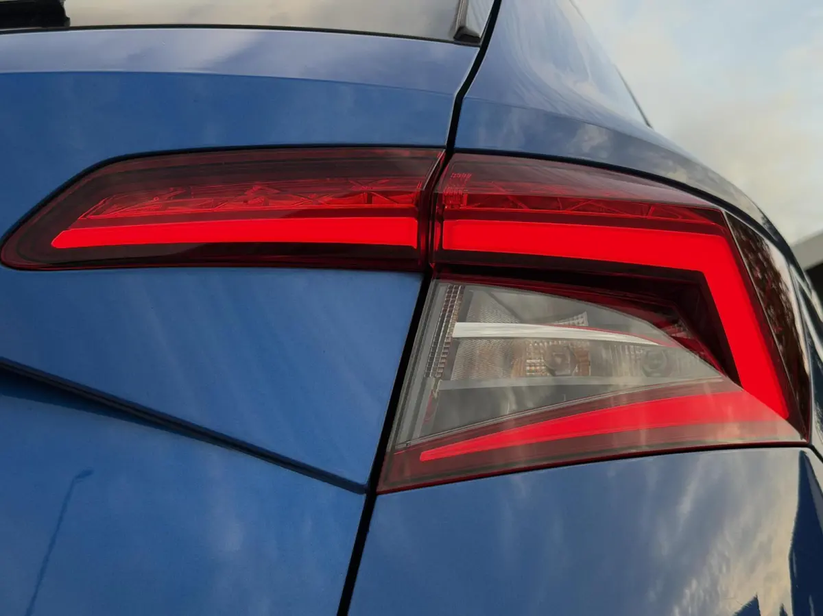1.5 TSI ACT Sportline Business Automaat Panoramadak | Trekhaak uitklapbaar | Adaptieve cruise control | Stoelverwarming | Climate control | LED verlichting | Canton audio | Apple CarPlay/And
