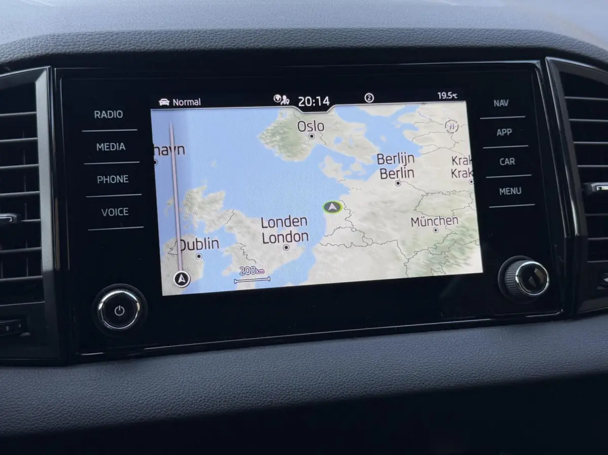 1.5 TSI ACT Sportline Business Automaat Panoramadak | Trekhaak uitklapbaar | Adaptieve cruise control | Stoelverwarming | Climate control | LED verlichting | Canton audio | Apple CarPlay/And