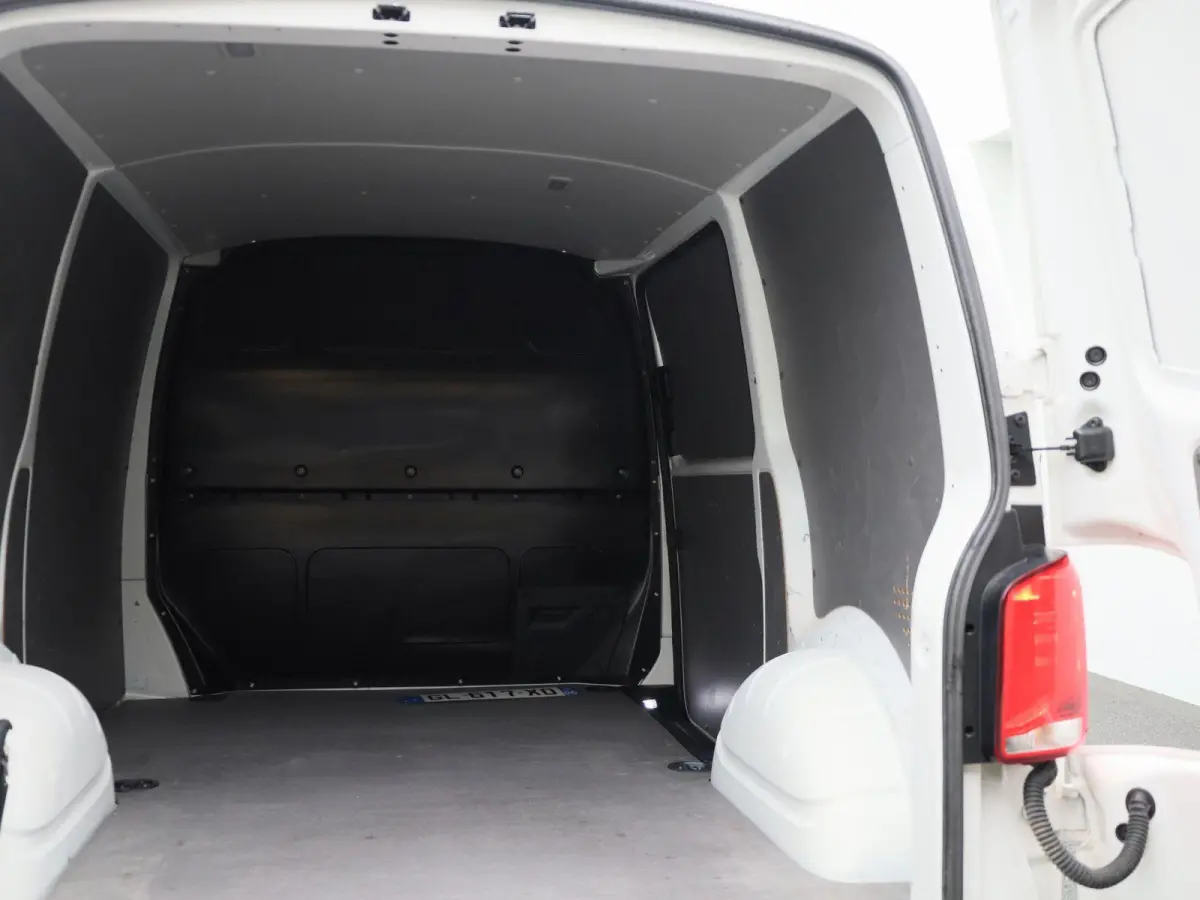 2.0 TDI L1H1 150PK | Automaat | Airco | DAB+ | Achteruitrijcamera | App-Connect | Cruise Control | Parkeersensoren Achter | Multifunctioneel Stuurwiel |