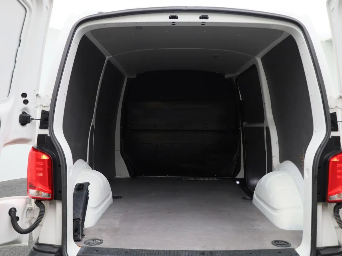 2.0 TDI L1H1 150PK | Automaat | Airco | DAB+ | Achteruitrijcamera | App-Connect | Cruise Control | Parkeersensoren Achter | Multifunctioneel Stuurwiel |