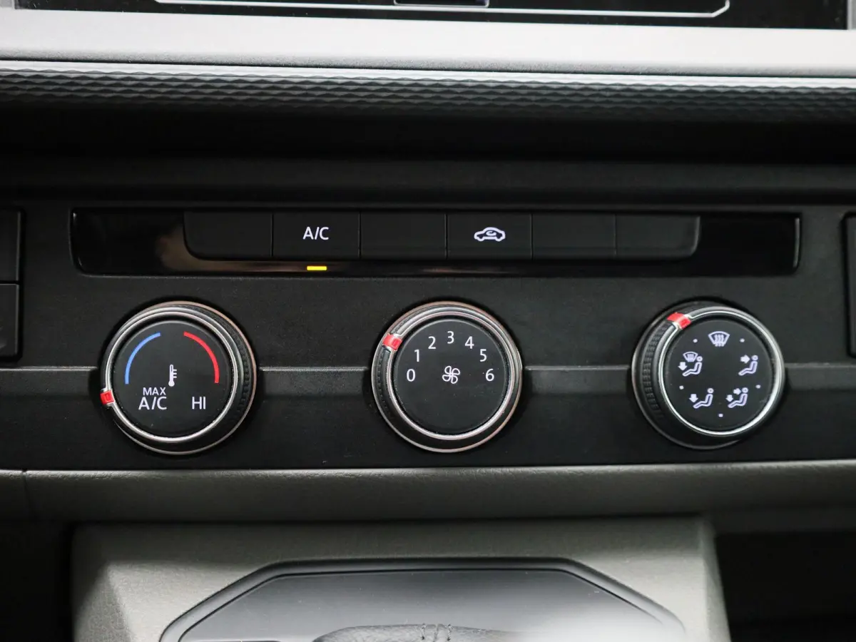 2.0 TDI L1H1 150PK | Automaat | Airco | DAB+ | Achteruitrijcamera | App-Connect | Cruise Control | Parkeersensoren Achter | Multifunctioneel Stuurwiel |