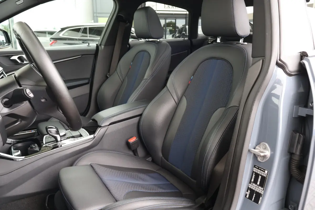 218i Business Edition | M-Sport Pakket | Hifi | PDC | 18'' LM | Pano Dak | Climate Control |