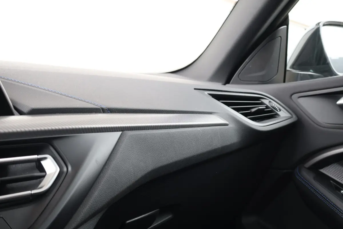 218i Business Edition | M-Sport Pakket | Hifi | PDC | 18'' LM | Pano Dak | Climate Control |