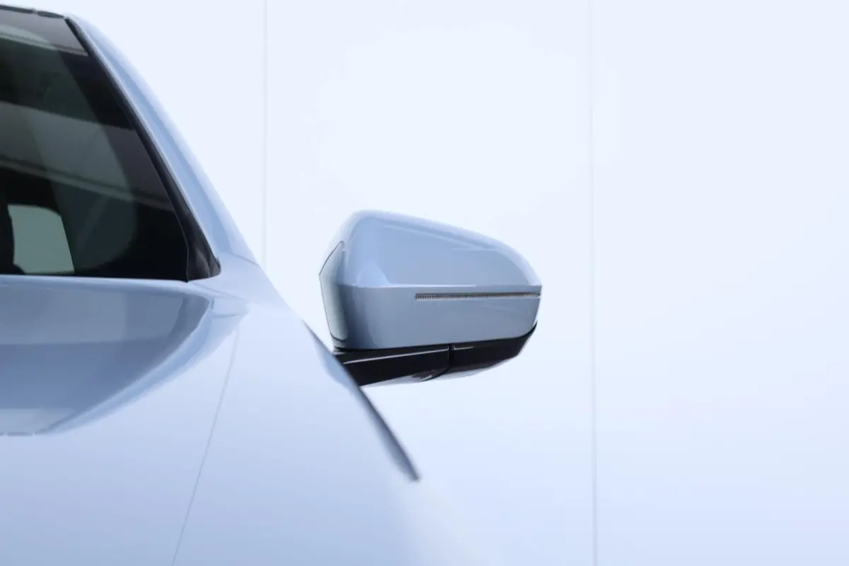 eDrive40 84 kWh | Soh 97% | M-Sport Pakket | Pano Dak | Trekhaak | Harman Kardon | Driving Assistant Plus | Verwarmde Voorstoelen |